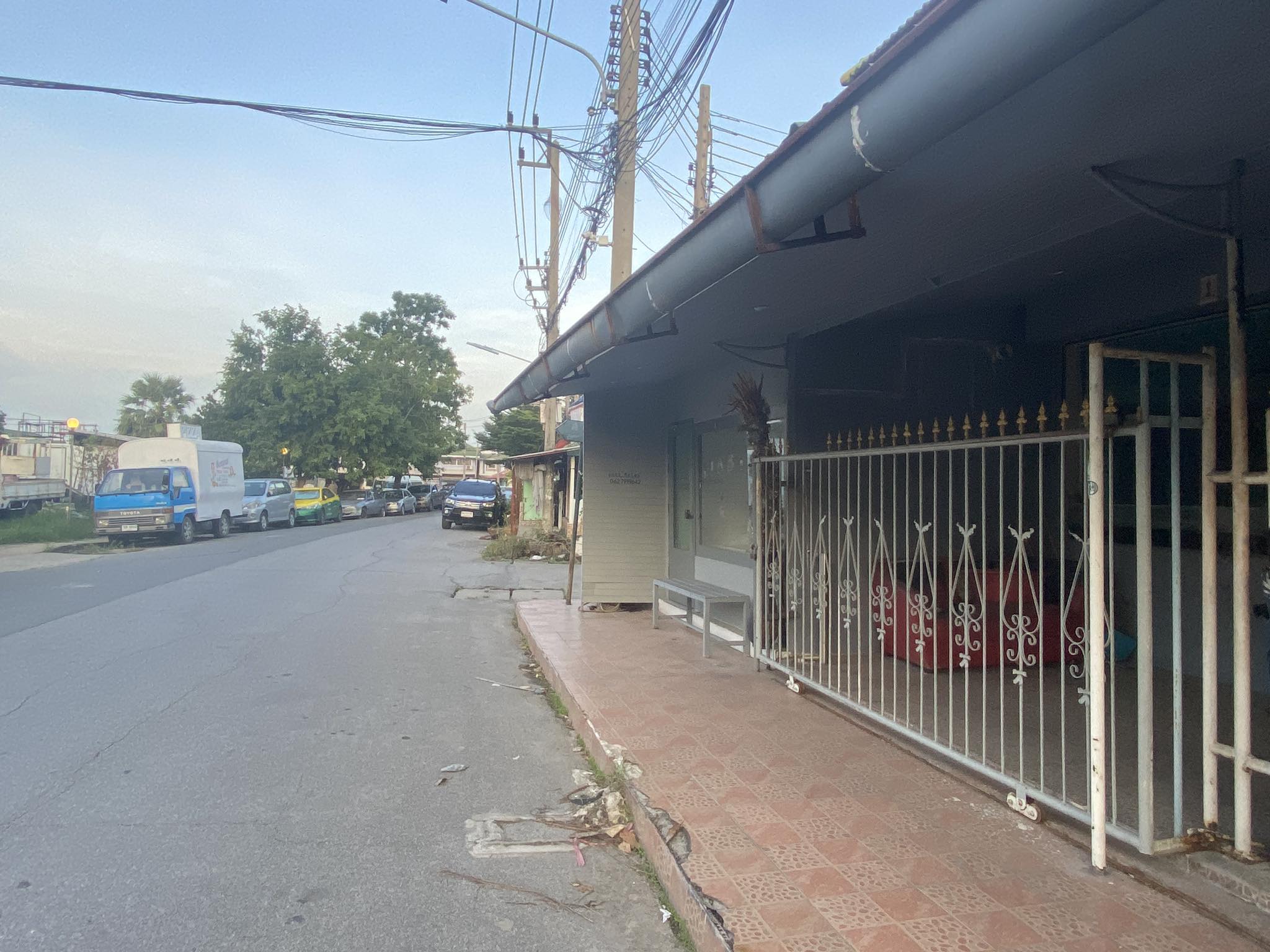 ????ขายบ้าน ทำเลค้าขาย พฤกษา12 หลังใหญ่✨️ 63ตรว.บ้านหัวมุมหน้าซอย ถนนหลัก ทำเลดีที่สุดในหมู่บ้าน ตีห้องนอนใหญ่สะใจ ข้างล่างก็ทำห้องพร้อมเหมาะค้าขาย เปิดกิจการ