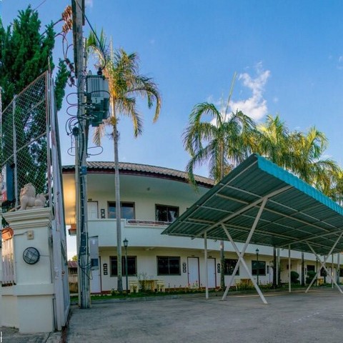 ขายที่ดินพร้อมรีสอร์ท  32 ห้อง บ้าน 1 หลัง 2 ไร่ เชียงราย