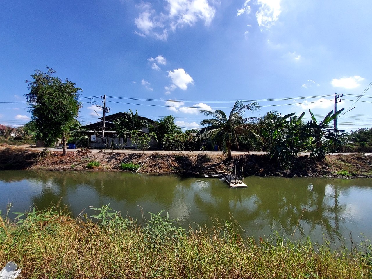 ขายด่วน ที่ดินสร้างบ้านสวน 2-3-31 ไร่ ถมไว้แล้วเกือบทั้งแปลง ซอย ซีพีแรม อ.ลาดหลุมแก้ว จ.ปทุมธานี