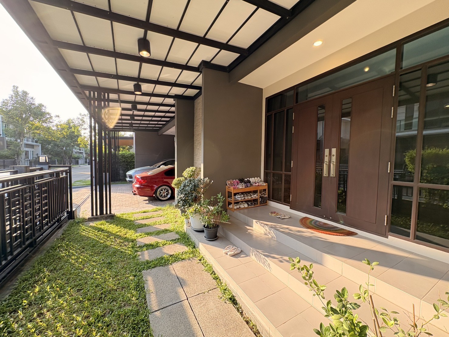 บ้านเดียว The City Pattanakarn  เดอะซิตี้ พัฒนาการ คุณเคที 0955936355