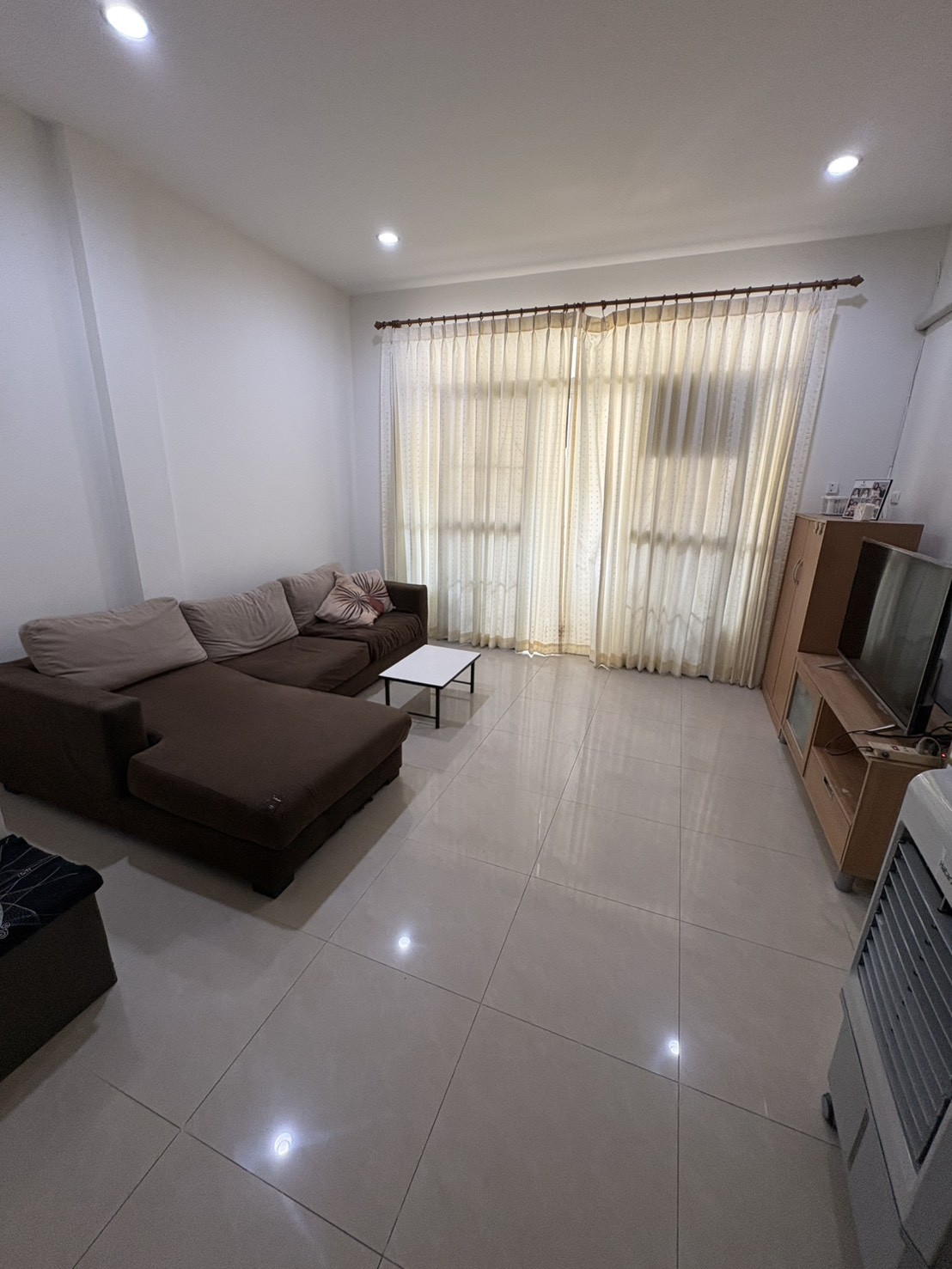 ขายบ้านทาวน์โฮมพร้อมอยู่ หมู่บ้านปริญลักษณ์ ไลท์ พระราม 5  นนทบุรี 