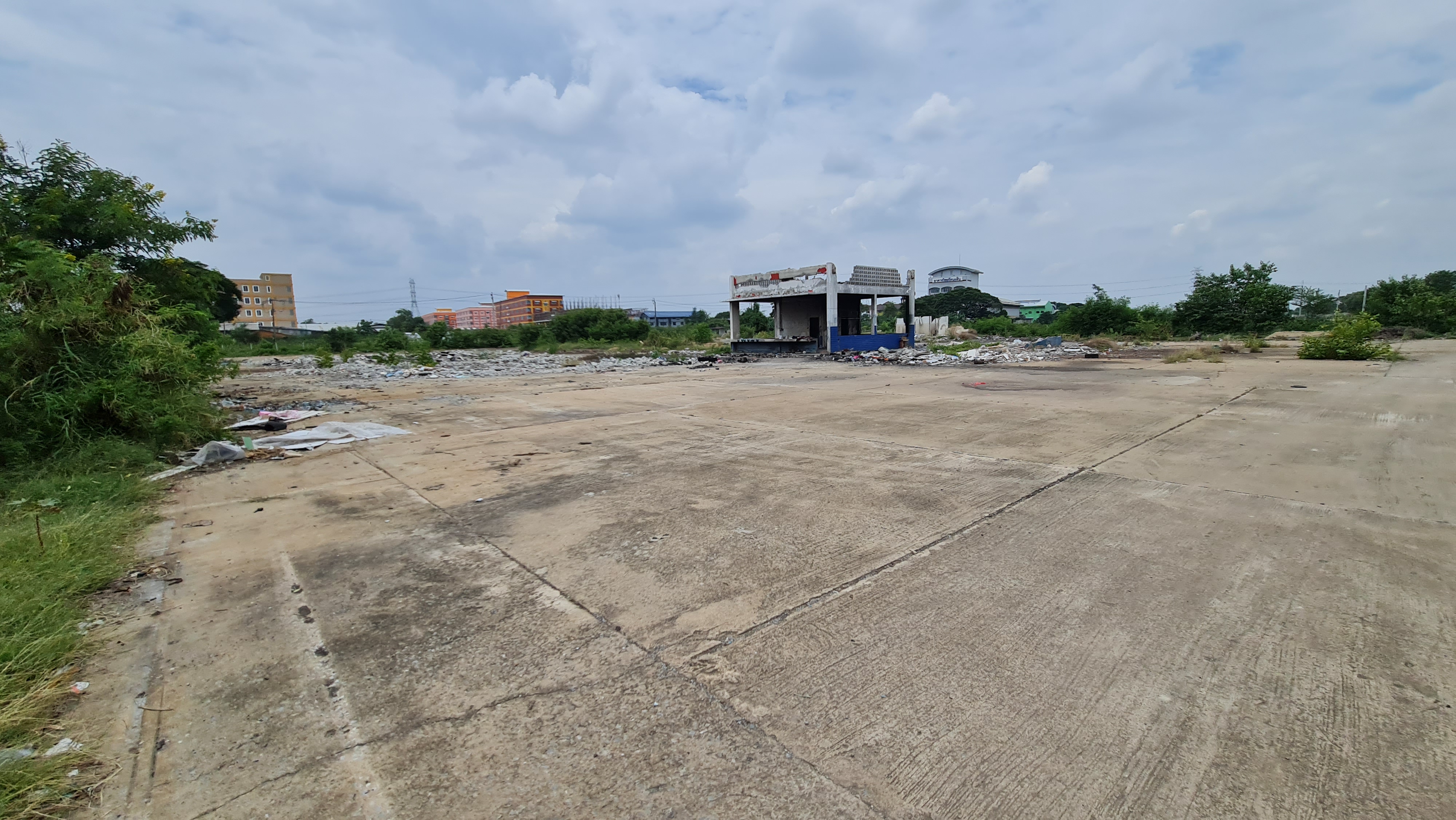 ให้เช่าที่ดินทำเลทอง 5 ไร่เศษ ติดถนนบางบัวทอง-สุพรรณบุรี (ทล.340) ฝั่งขาออก