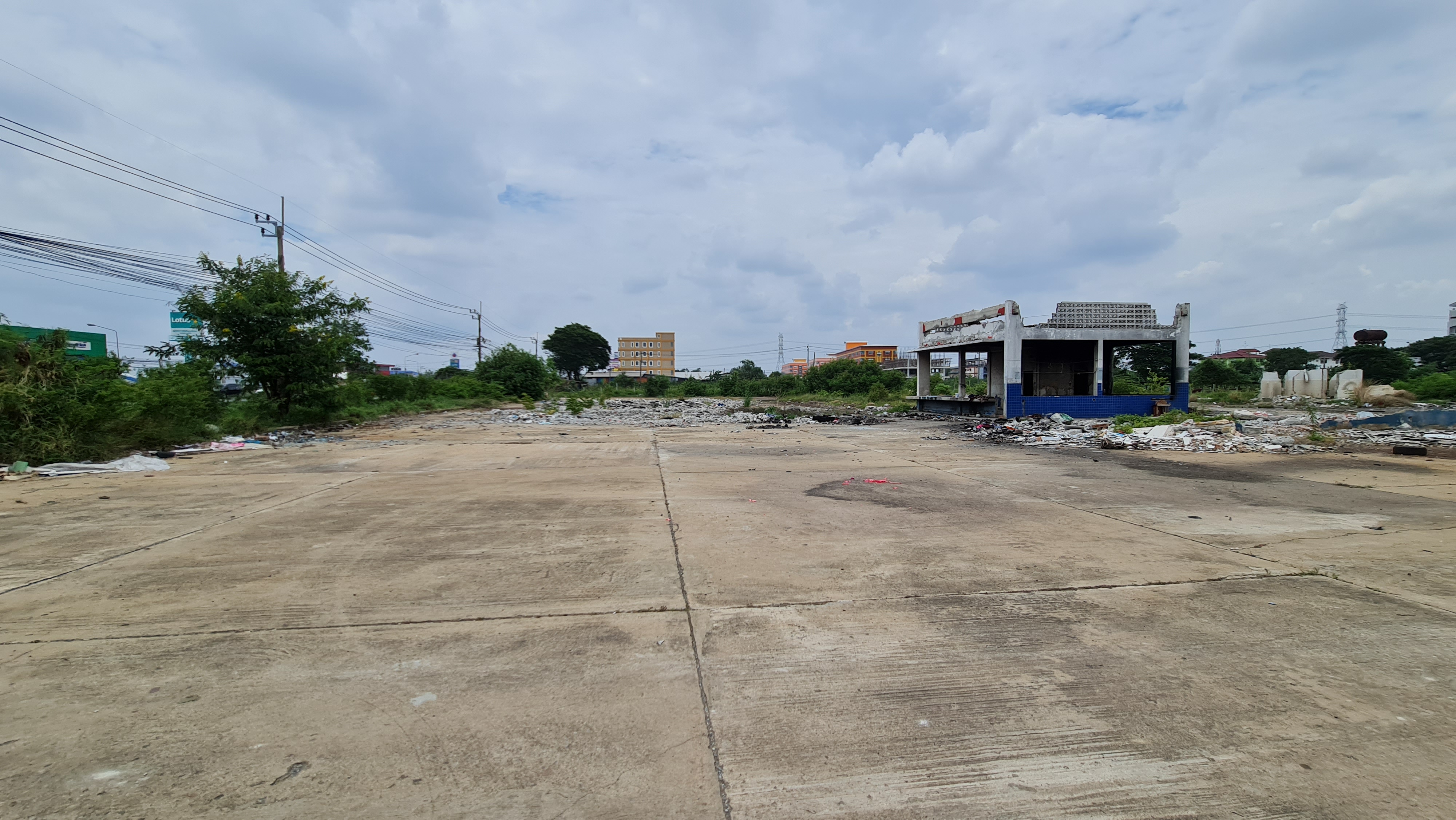 ให้เช่าที่ดินทำเลทอง 5 ไร่เศษ ติดถนนบางบัวทอง-สุพรรณบุรี (ทล.340) ฝั่งขาออก