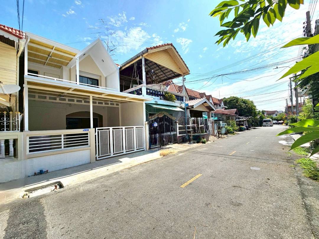 ทำเลทองติดรถไฟฟ้า! ขายทาวน์เฮาส์ #หมู่บ้านบัวทอง2