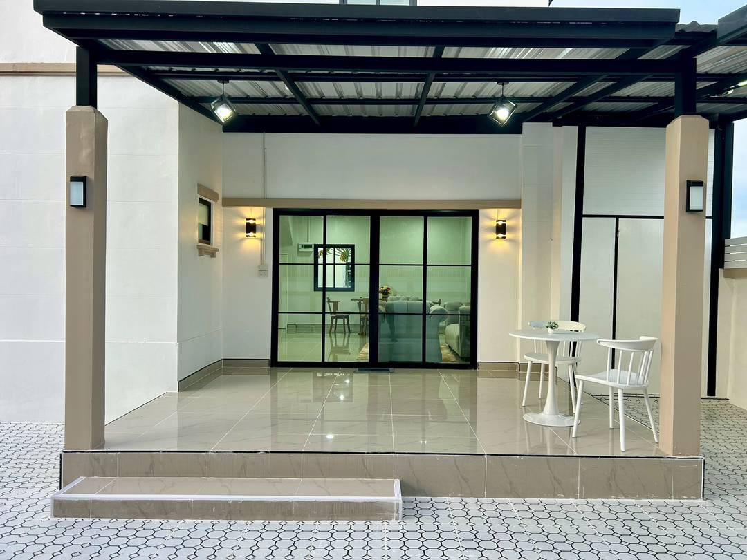 บ้านเดี่ยวหลังใหญ่ไม่เข้าซอย หลังบ้านไม่ติดใคร ติดสวนสาธารณะโครงการ หน้าบ้านหัน 